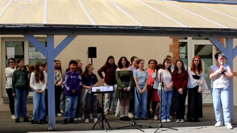 Un Midi en Musique : Succès pour le Concert Surprise de la Chorale !